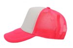 Gorra trucker de malla, color neón rosa, ajustable.