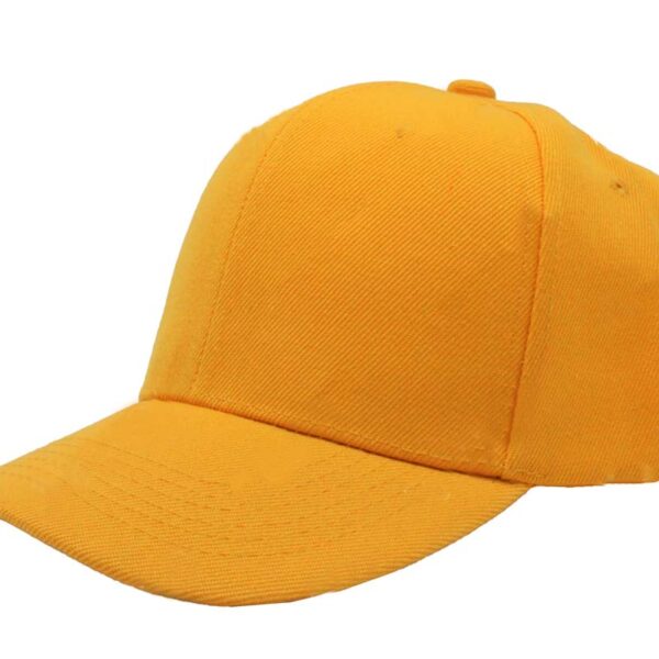 Gorra acrílico, color alegre, ajustable.