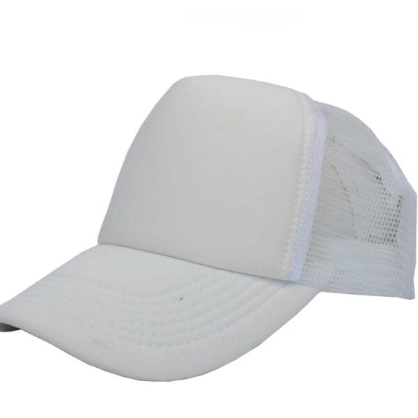 Gorra trucker de malla, color blanco, ajustable.