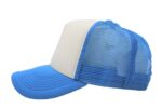 Gorra trucker de malla, color blanco/azul turquesa, ajustable.