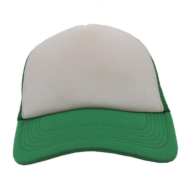 Gorra trucker de malla, color blanco/verde bandera, ajustable.