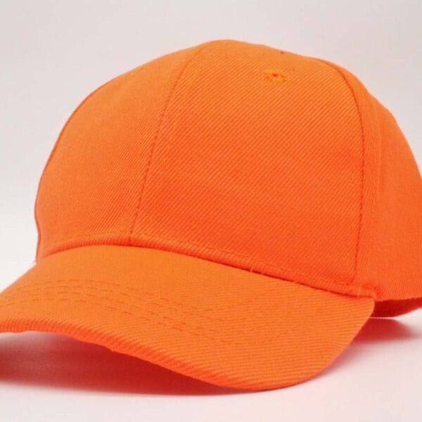 Gorra acrílico, color alegre, ajustable.