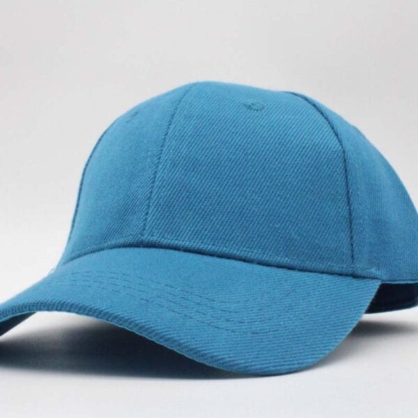 Gorra acrílico, color alegre, ajustable.