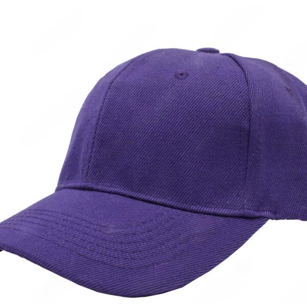 Gorra acrílico, color morado, ajustable.