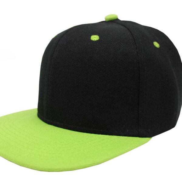 Gorra acrílico plana, ajustable.