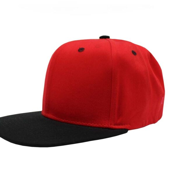 Gorra acrílico plana, ajustable.