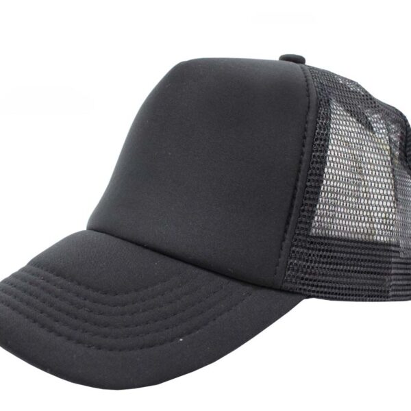 Gorra trucker de malla, color negro, ajustable.