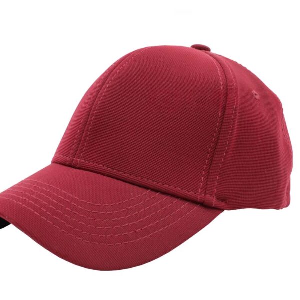 Gorra flex, color vino, ajustable.