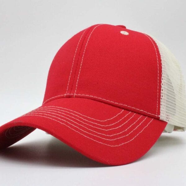 Gorra gabardina, color alegre, ajustable.