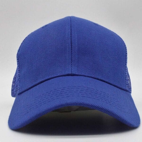 Gorra gabardina, color alegre, ajustable.