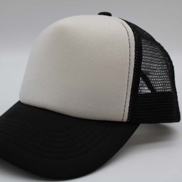 Gorra trucker de malla, ajustable.